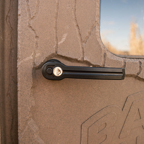LOCKING DOOR HANDLE