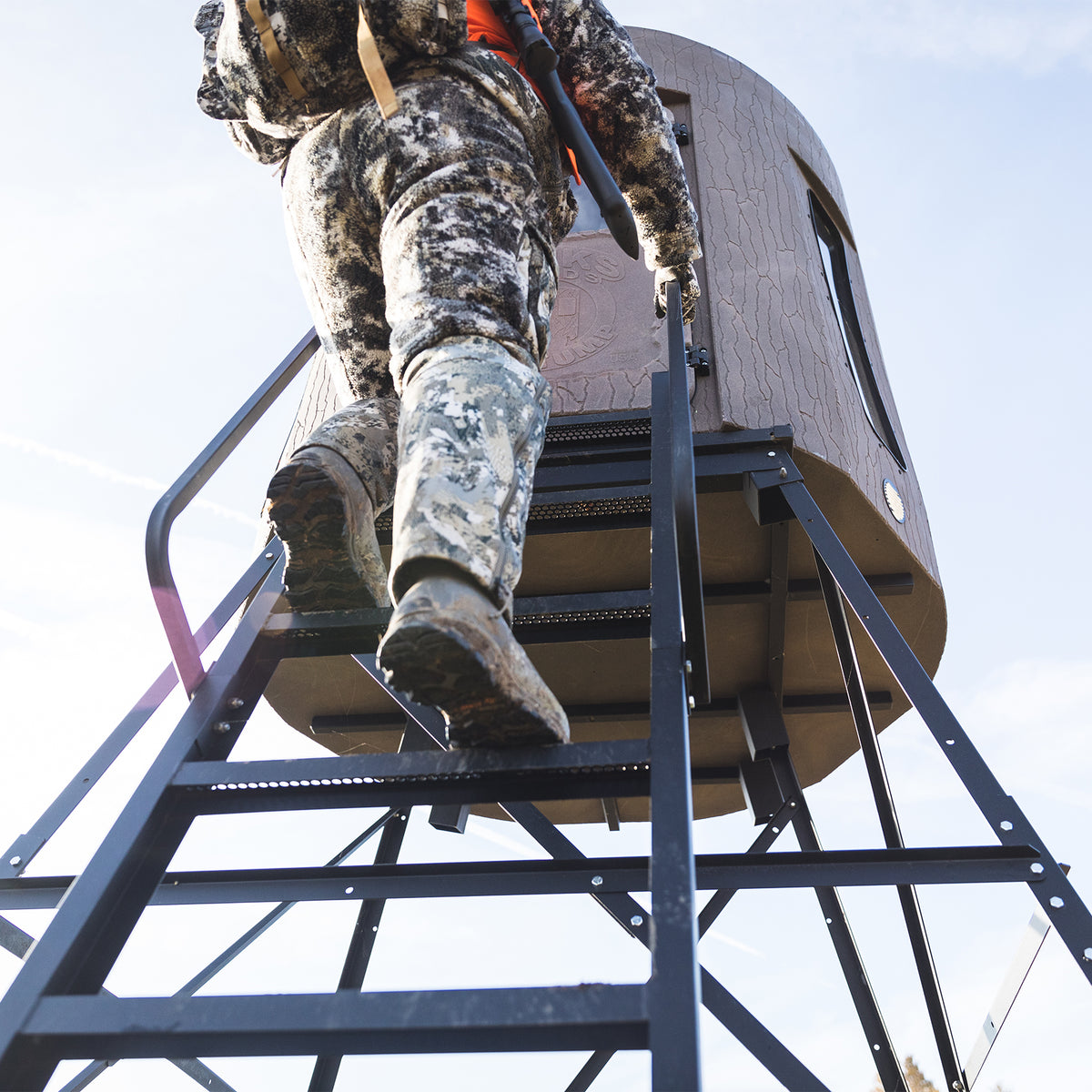 STEEL TOWER SYSTEM Banks Outdoors